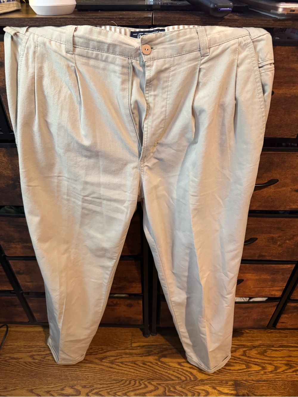 Vintage 90s Bugle Boy Men's Classic Pleated Chino Pants - Beige